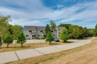 Mtn Views, On-site Trails! Spacious Bartlett Home - 2-Star