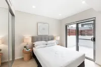Ground Floor Spacious Home in Kiama's Heart - 3-Star