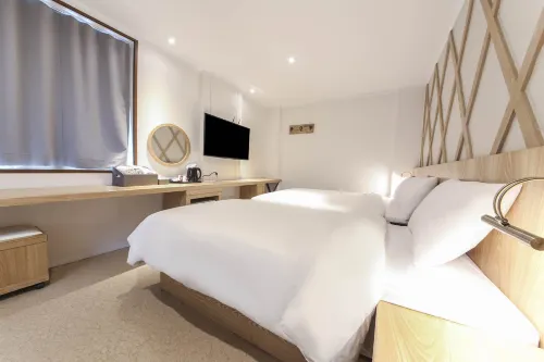 Geojedo Jangseungpo Hotel Carara - 2 ดาว