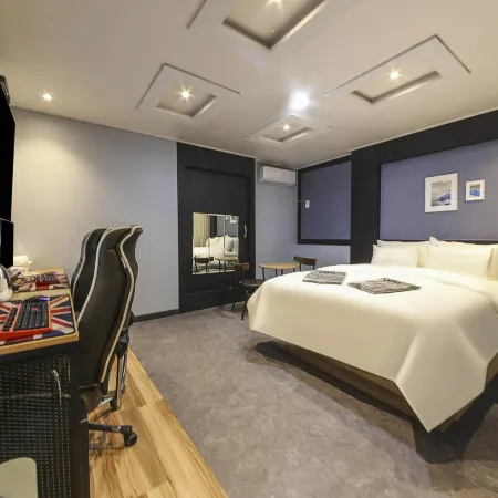 BY THS Curve Hotel Iksan