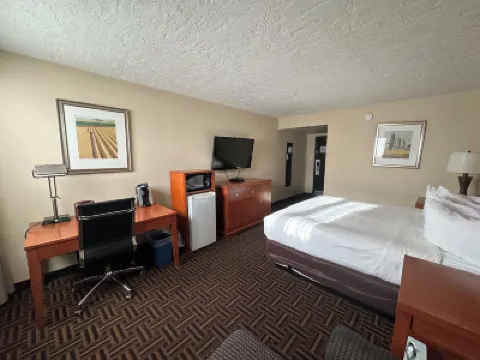 Wyndham Garden Medicine Hat Conference Center Hotels in 