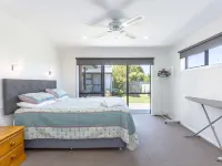 Executive 3 bedroom home 馬斯特頓住宿飯店