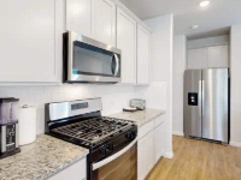 Patio Dining & Yard: Porter Escape, 3 Mi to Golf ポーターのホテル