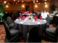 Rogue Regency Inn & Suites