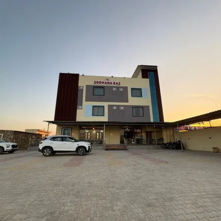 Jodhana Raj Hotel & Restaurant