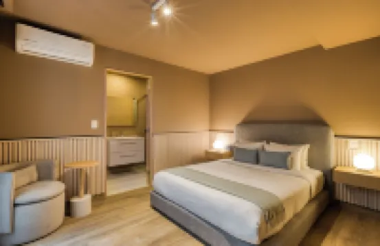 โทนาลา โดย มิสเตอร์ ดับบลิว