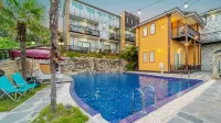 Geoje Island Gajodo Full House Pension (Large Outdoor Swimming Pool) - Private Pools