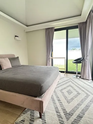 รูปภาพของLuxurious Bed & Breakfast Stay in Unique Villa