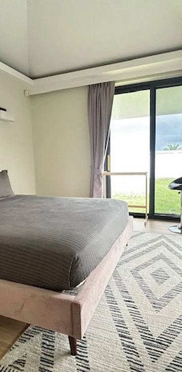 รูปภาพของLuxurious Bed & Breakfast Stay in Unique Villa