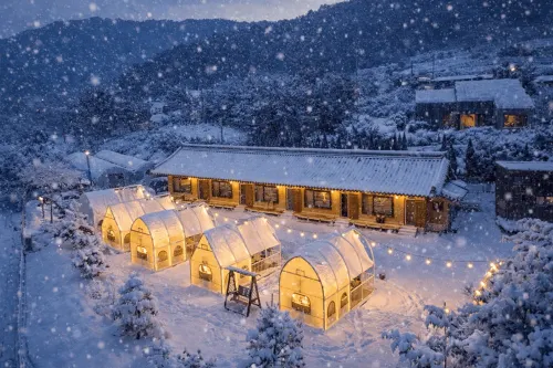 Hanok Stay under the Golden Sky in Yangpyeong