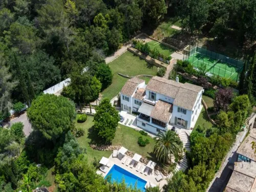 Villa in Valbonne with Pool & Sports Courts
