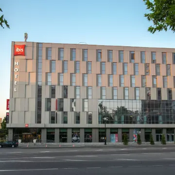 Ibis Baku City Отели рядом с достопримечательностью «Крепость Рамана»