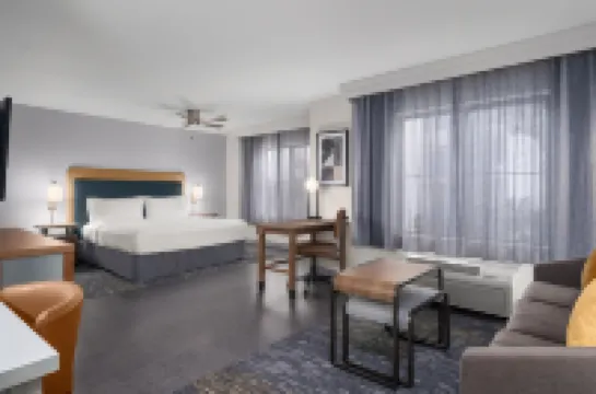 โฮมวูดสวีทส์ บายฮิลตัน เฟรสโน