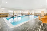 Comfort Suites - Pool