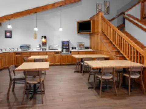 AmericInn by Wyndham Green Bay West Hotels in Howard