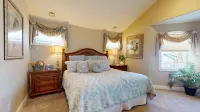 Large Luxury Beach Home-8 Bedrooms, 8 Full Baths, Pool, Elevator & Rooftop Deck! - balcony