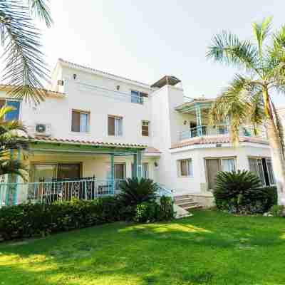 Alsawah Elite 5Br Retreat with Private Pool in Green Heights Hotel Exterior