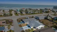 Cozy Beach House ( Walking Distance to Beach) - 2-Star