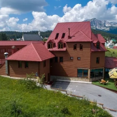 Ski Hotel