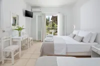 Bella Vista Beach Hotel - balcony