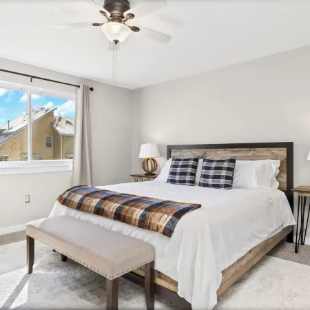 Chimney Park Retreat King Suite + Fenced Yard