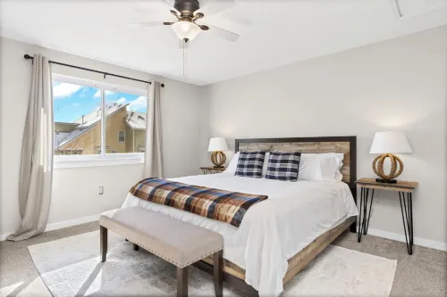 Chimney Park Retreat King Suite + Fenced Yard