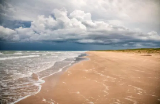 Modern Beachside Condo w Pool - South Padre Island