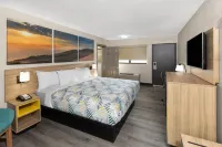 Days Inn by Wyndham Kansas City Northeast - breakfast