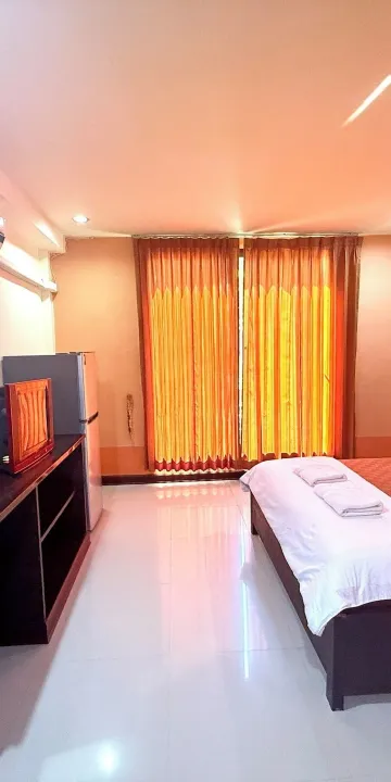 ห้องสแตนดาร์ด เตียงใหญ่ 1 เตียง วิวสวน