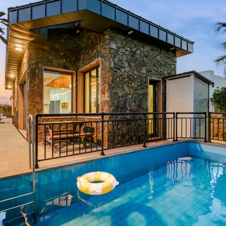 Jeju Doldam House Pool Villa Отели рядом с достопримечательностью «Пляж Пёсон»