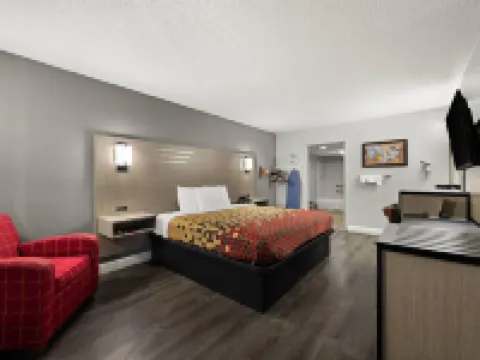 Econo Lodge Hotels in Dumbarton