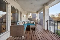 NEWHOUSE MANSION DALLAS TOP 10 Vacation Rental  POOL and SPA3 Acres Of Land