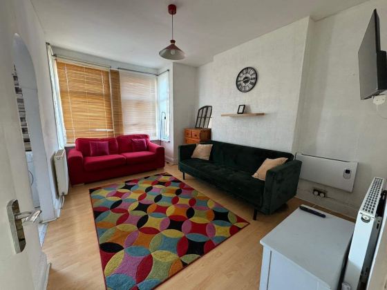 1 Bed- Sleeps 3- Newport Flat