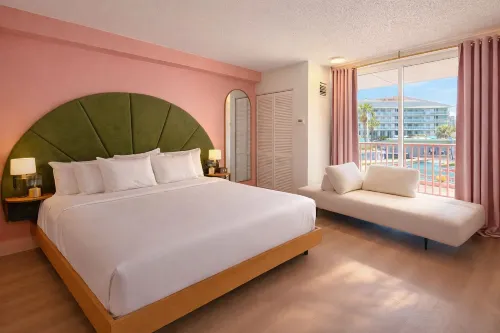 Abode Beach House - 2-Star