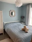 Bright and Airy cottage close to the beach