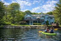 Luxury 5-Br Lakefront - Newly Renovated in 2026 - Private Hot Tub