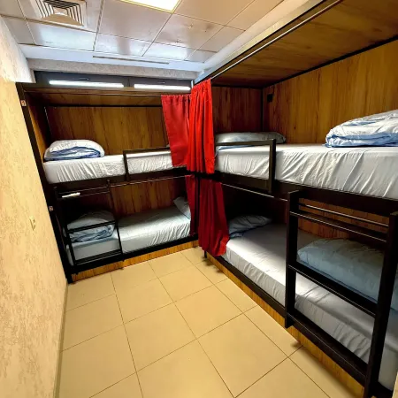 PALOMERAS Coliving & Coworking Отели рядом с достопримечательностью «Усера»