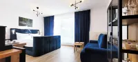 Terrasse - Parkplatz - TV im Boxspringbett - Küche