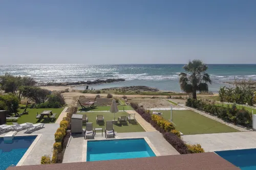 Villa Suri, Luxury Seafront Villa - 4-Star