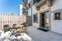 GuestReady - Antique City Design - Tram