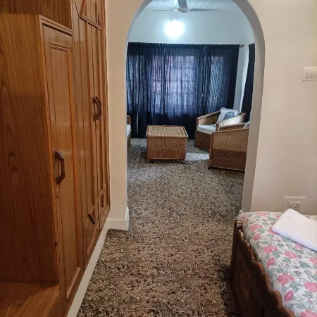 Snow Leopard Lodge