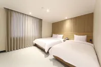 E.BON HOTEL