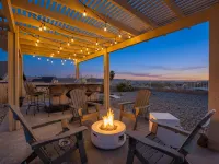 Casa Selecta - Pool, Hot Tub & Desert Skies 4 Bedroom Home Hotels in Yucca Valley