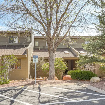 Walk to Golf and Trails! Aspen House in Flagstaff