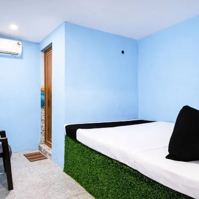Hotel Shree Krishna Near Railway Station Hotels near Chintamaniswar pond