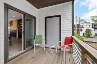 Rhythm and View - Broadway, Groups, Secure Garage - Villas