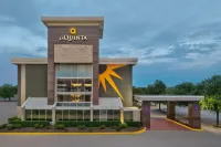 La Quinta Inn & Suites by Wyndham Dallas I-35 Walnut Hill Ln - Bintang 2