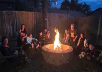 Spring Nights: Fire Pit, BBQ, Games, Pets, 1 Mile to TX A&M, 8 Car Parking