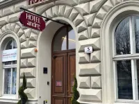 HOTEL andrä 岩石廳附近的飯店