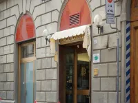 Flom Boutique Hotel Hotels near Via Maggio